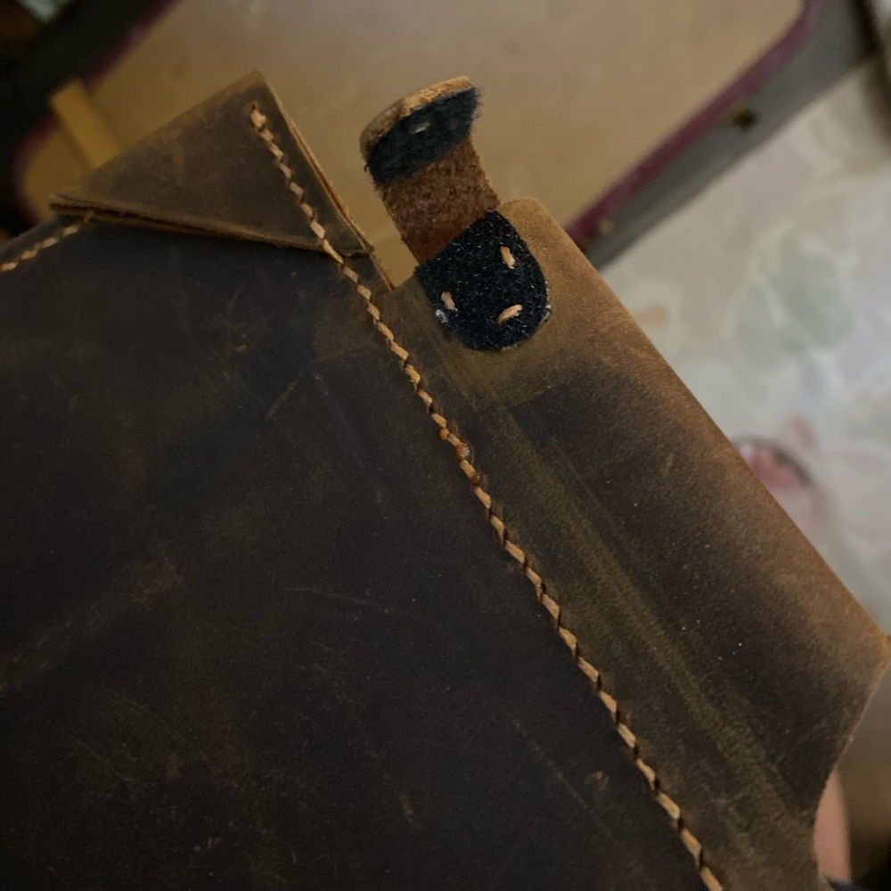 Leather case - Picture 9 of 16